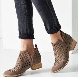 Jeffrey Campbell Taggart Suede Leather Laser Cut Booties Size 7.5